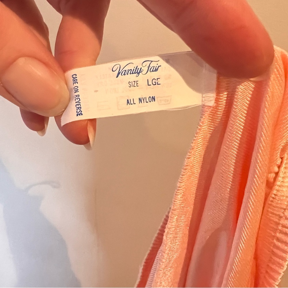 VINTAGE | Vanity Fair 70s pink satin wide leg high rise pajama sleep pants - Picture 5 of 8